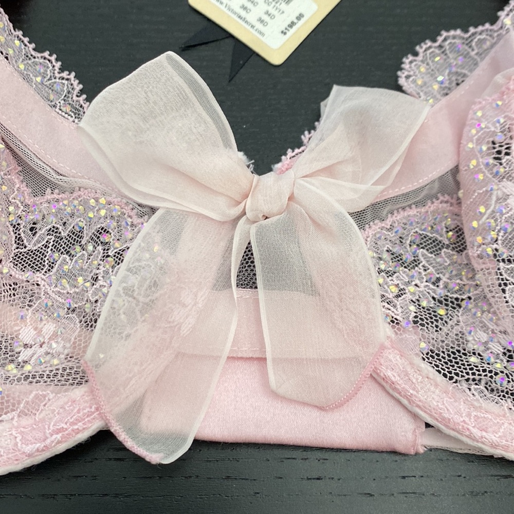 Victoria Secret Designer Collection Bra - 34B - Picture 5 of 10